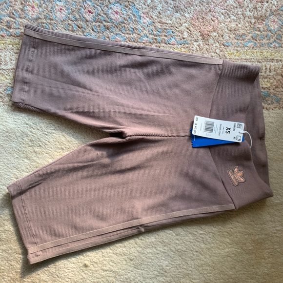 NWT Vintage 2000s Collection Adidas Originals Activewear Set Crop Top Tan S/M - Picture 11 of 16